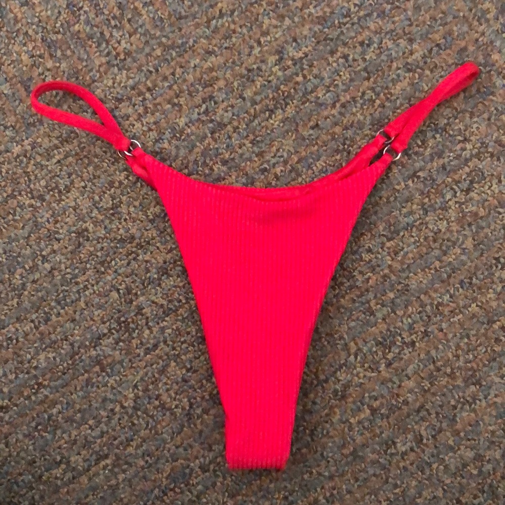 Frankie’s bikinis red Scarlett bottoms small